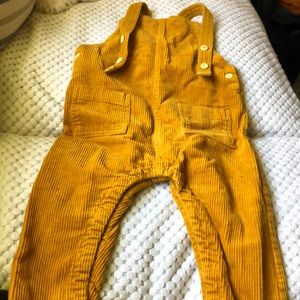 H&M 2T Corduroy Adjustable (straps shorter/longer) Overalls snaps between legs